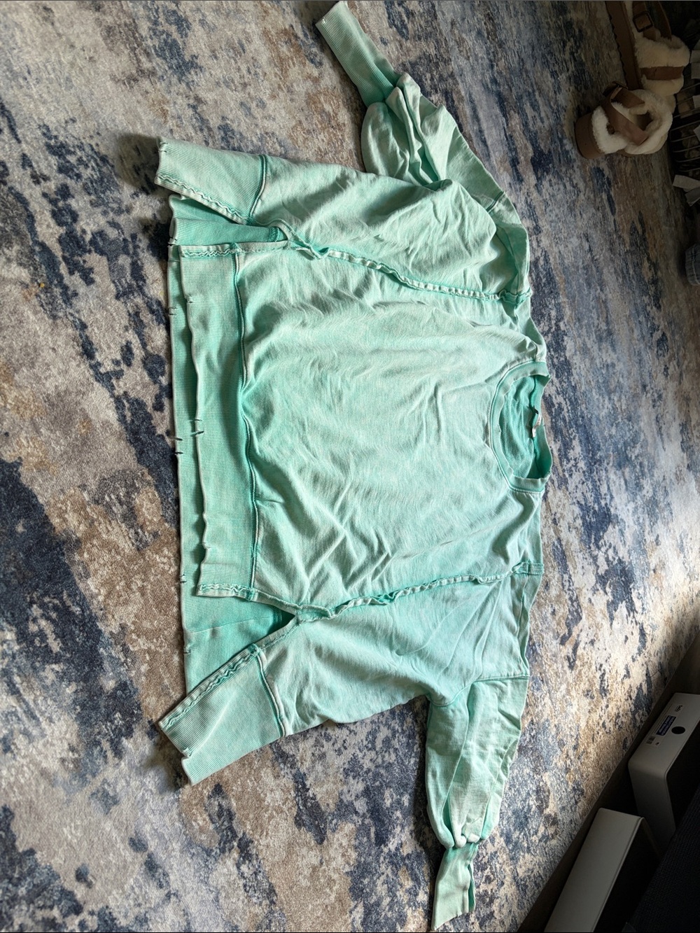 Zenana Outfitters Mint Green Crewneck Top